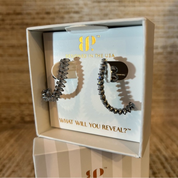 🐾 This Is Your Sign 🐾 - Picture 2 of 7